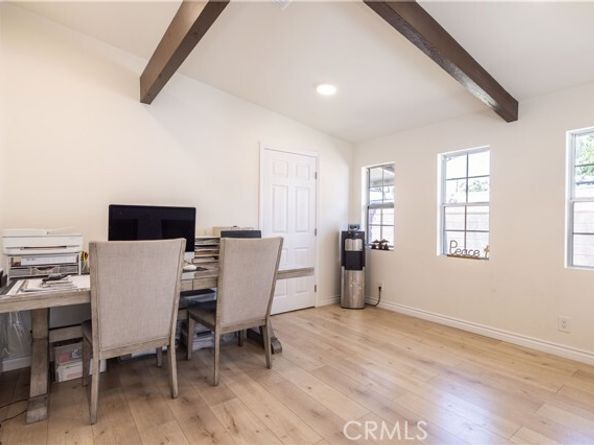 19516 Blythe Street, Reseda (los Angeles) CA 91335