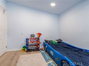 19516 Blythe Street, Reseda (los Angeles) CA 91335