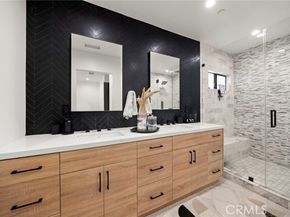 22743 Berdon Street, Woodland Hills (los Angeles) CA 91367