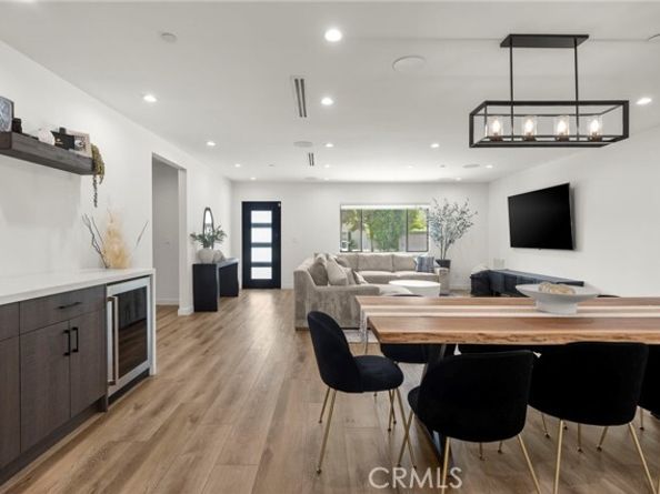 22743 Berdon Street, Woodland Hills (los Angeles) CA 91367