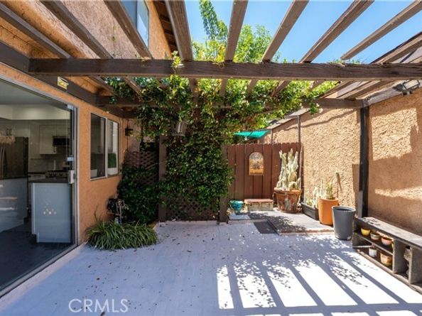 20110 Cohasset Street 22, Winnetka (los Angeles) CA 91306
