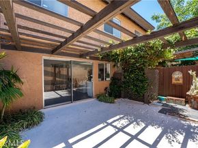 20110 Cohasset Street 22, Winnetka (los Angeles) CA 91306