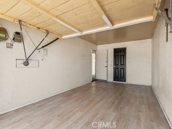 8942 Ilex Avenue, Sun Valley (los Angeles) CA 91352