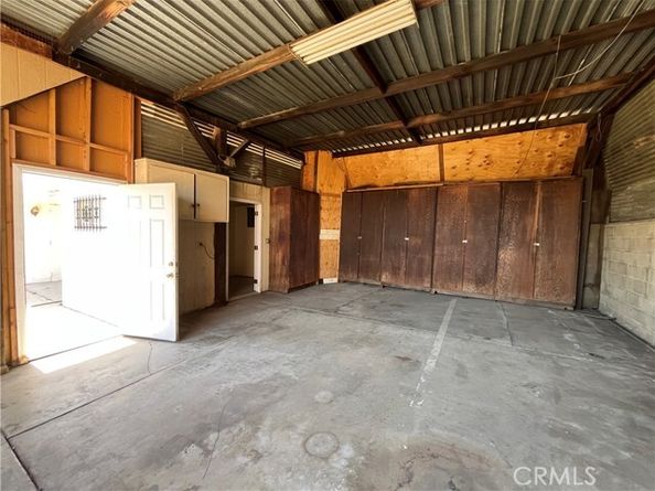 8942 Ilex Avenue, Sun Valley (los Angeles) CA 91352