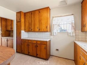 8942 Ilex Avenue, Sun Valley (los Angeles) CA 91352