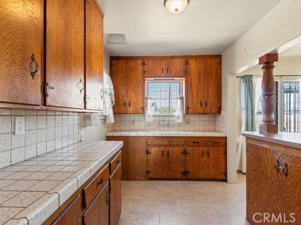 8942 Ilex Avenue, Sun Valley (los Angeles) CA 91352