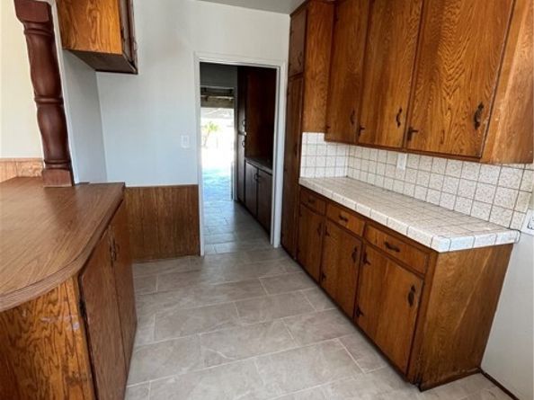 8942 Ilex Avenue, Sun Valley (los Angeles) CA 91352