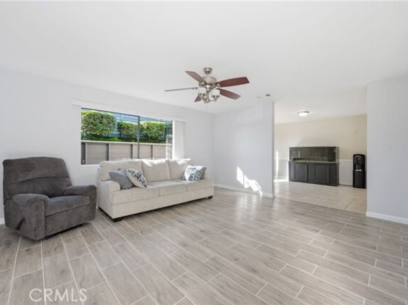 13091 Hubbard Street 5, Sylmar (los Angeles) CA 91342