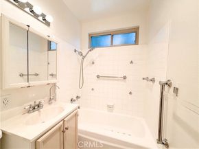 6041 Fountain Park Lane 11, Woodland Hills (los Angeles) CA 91367