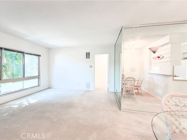 6041 Fountain Park Lane 11, Woodland Hills (los Angeles) CA 91367