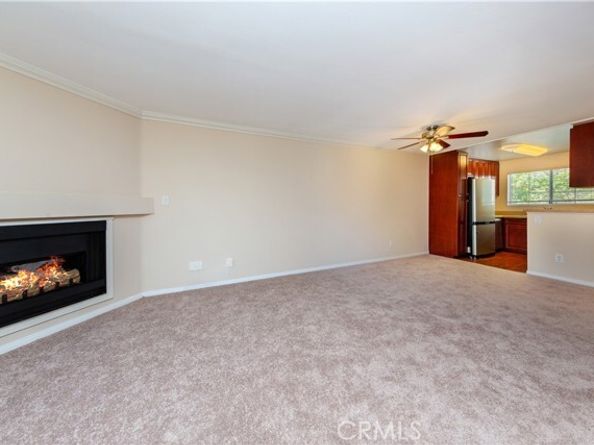 5510 Owensmouth Ave 204, Woodland Hills (los Angeles) CA 91367