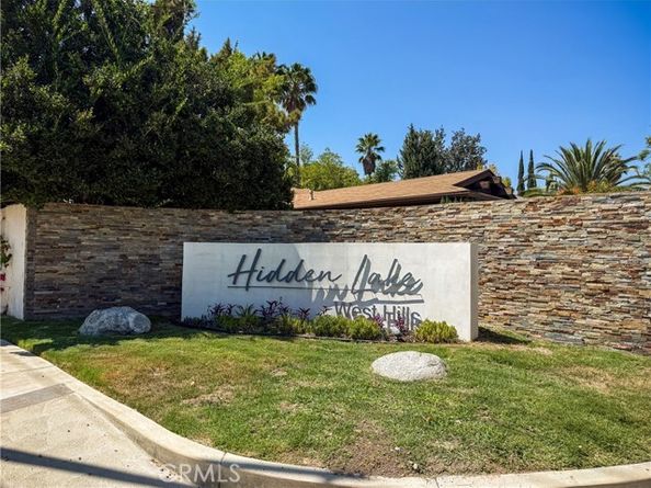 8333 Sedan, West Hills (los Angeles) CA 91304
