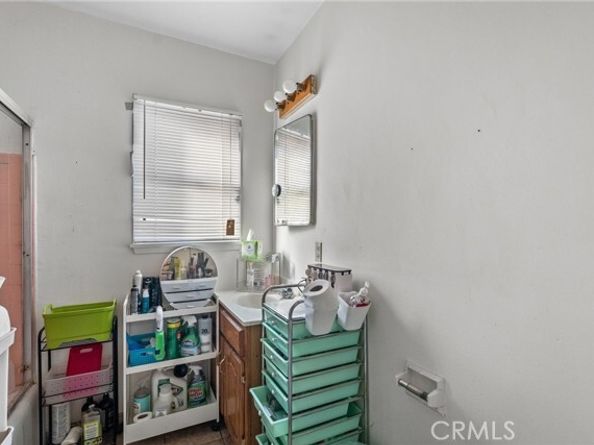 5619 Willowcrest Avenue, North Hollywood (los Angeles) CA 91601