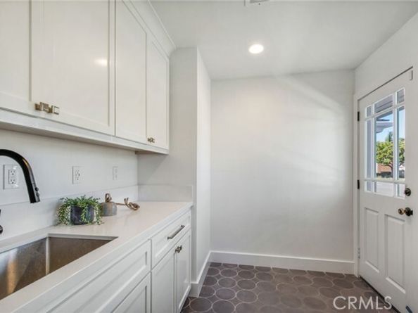 1120 Dolphin, Corona Del Mar (newport Beach) CA 92625