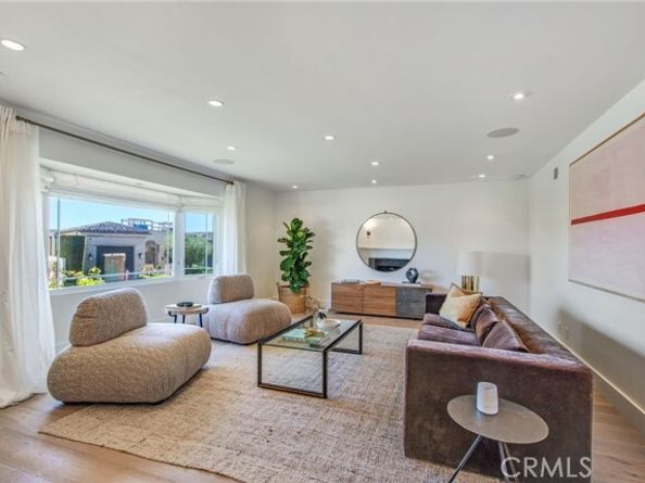 1120 Dolphin, Corona Del Mar (newport Beach) CA 92625