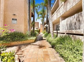 8020 Langdon Avenue 211, Van Nuys (los Angeles) CA 91406