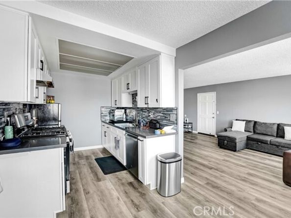 8020 Langdon Avenue 211, Van Nuys (los Angeles) CA 91406