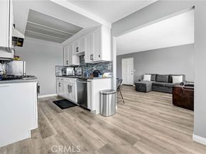 8020 Langdon Avenue 211, Van Nuys (los Angeles) CA 91406