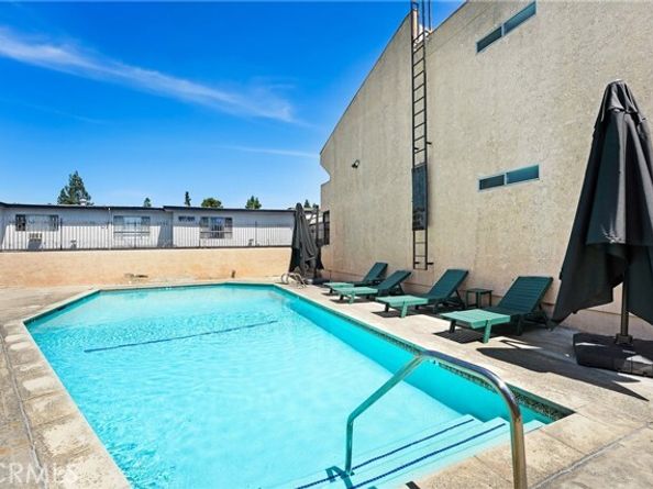 8020 Langdon Avenue 211, Van Nuys (los Angeles) CA 91406
