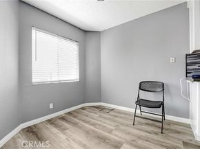 8020 Langdon Avenue 211, Van Nuys (los Angeles) CA 91406