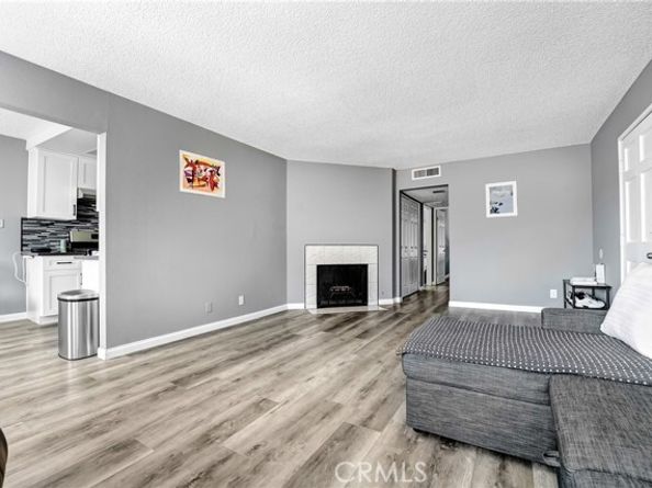 8020 Langdon Avenue 211, Van Nuys (los Angeles) CA 91406