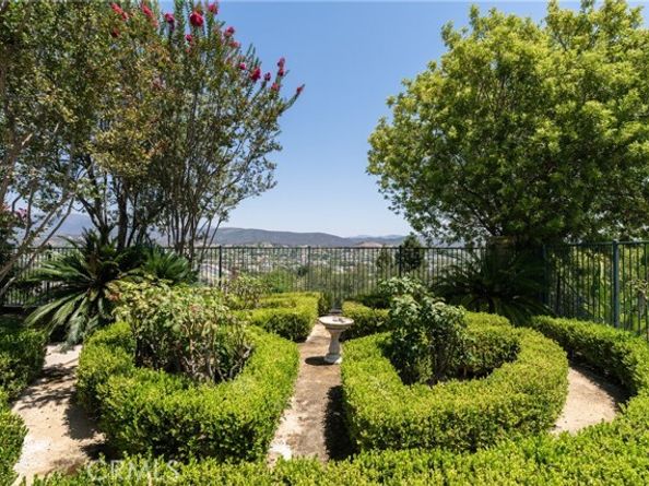 4 Arabian, Laguna Hills CA 92679