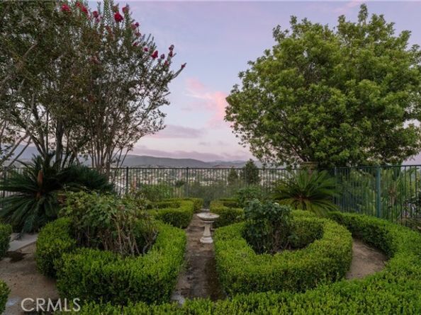 4 Arabian, Laguna Hills CA 92679