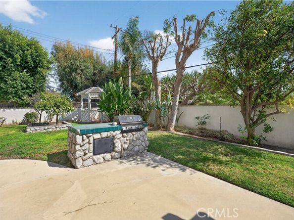 18572 Fairhaven Ave, Tustin CA 92705