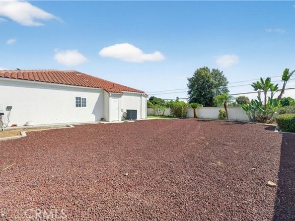 18572 Fairhaven Ave, Tustin CA 92705
