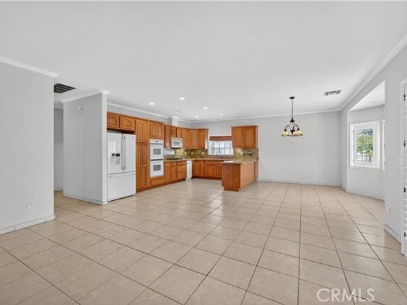 18572 Fairhaven Ave, Tustin CA 92705