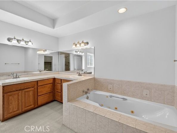 18572 Fairhaven Ave, Tustin CA 92705
