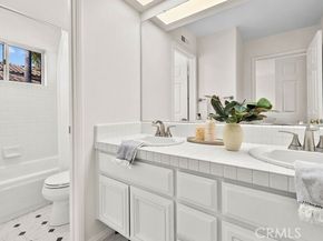 7 pandale, Lake Forest (el Toro) CA 92610