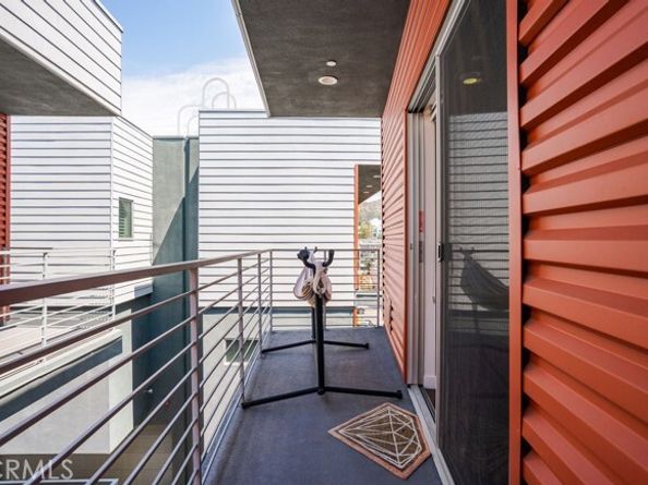 2222 Strata, Eagle Rock (los Angeles) CA 90041