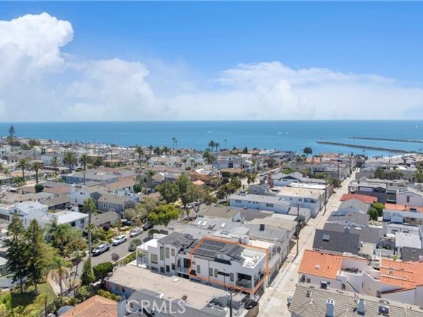 321 Larkspur Avenue 1/2, Corona Del Mar (newport Beach) CA 92625