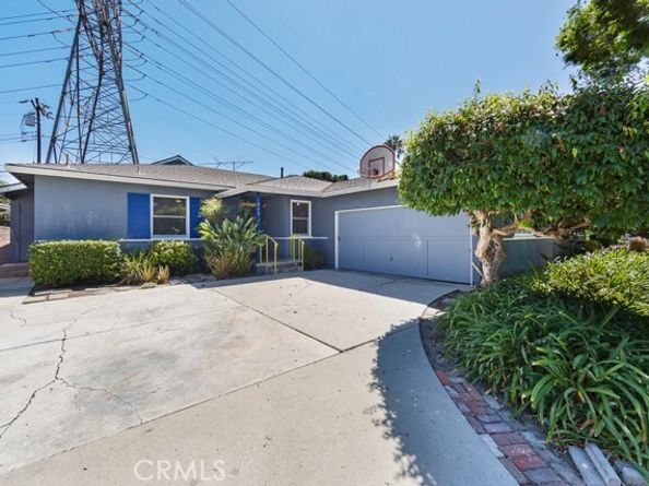 868 Stevely, Long Beach CA 90815