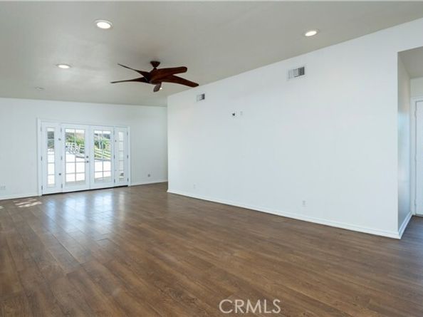 10161 Foothill Boulevard, Sylmar (los Angeles) CA 91342