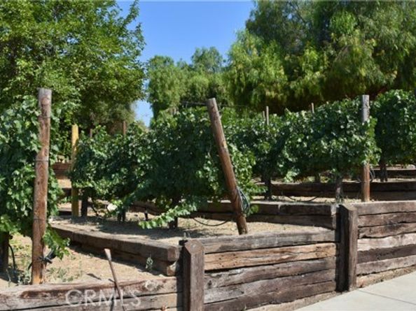 10161 Foothill Boulevard, Sylmar (los Angeles) CA 91342