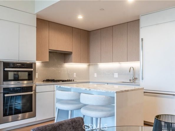 877 Francisco Street 1512, Los Angeles CA 90017