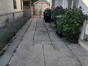 437 W 81st Street, Los Angeles CA 90003