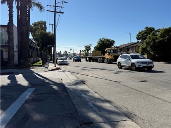 10749 New Haven 30, Sun Valley (los Angeles) CA 91352