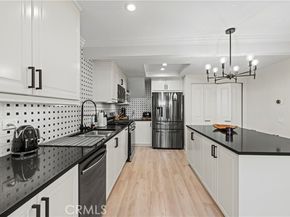 8601 Sunland 37, Sun Valley (los Angeles) CA 91352