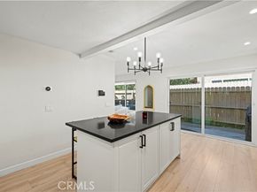 8601 Sunland 37, Sun Valley (los Angeles) CA 91352