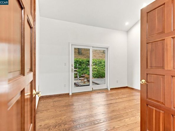 26 Broadmoor Street, Moraga CA 94556