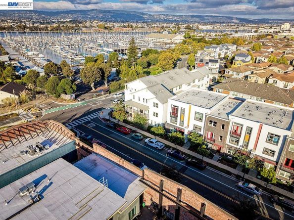 1826 Entrance Rd, Alameda CA 94501