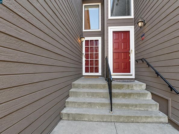2030 Wellfleet Pl., Martinez CA 94553
