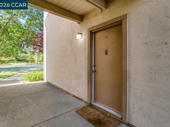 375 Camelback Drive 4, Pleasant Hill CA 94523