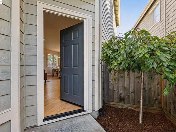 12 Britt Ct, Alameda CA 94502