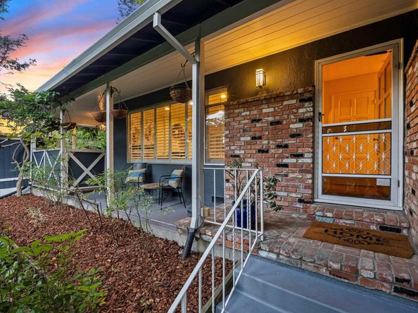 45 Sleepy Hollow Ln, Orinda CA 94563