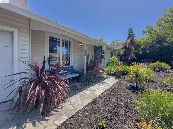 350 Strand Ave, Pleasant Hill CA 94523