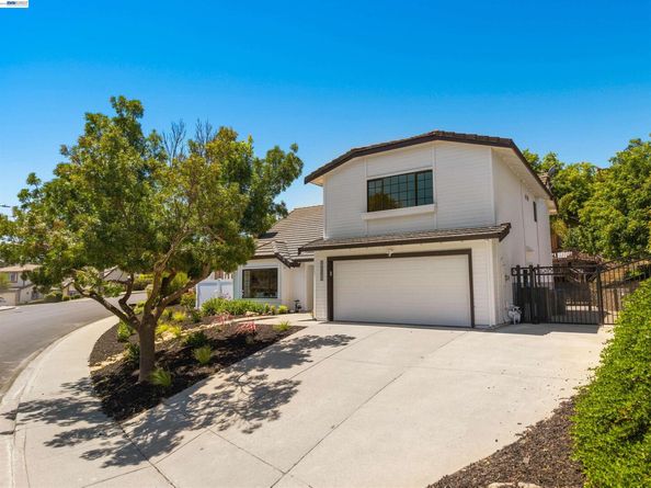 7966 Iglesia Dr, Dublin CA 94568